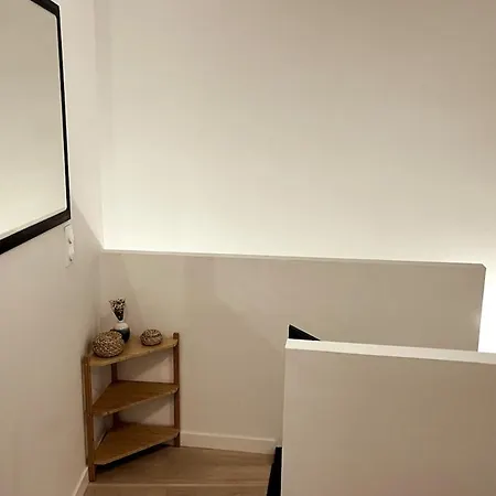 Daire Modern Bright Flat With Outside Terrace