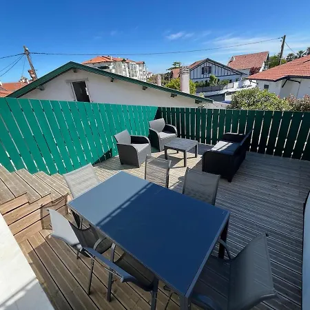 Modern Bright Flat With Outside Terrace