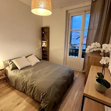 Modern Bright Flat With Outside Terrace Apartman *